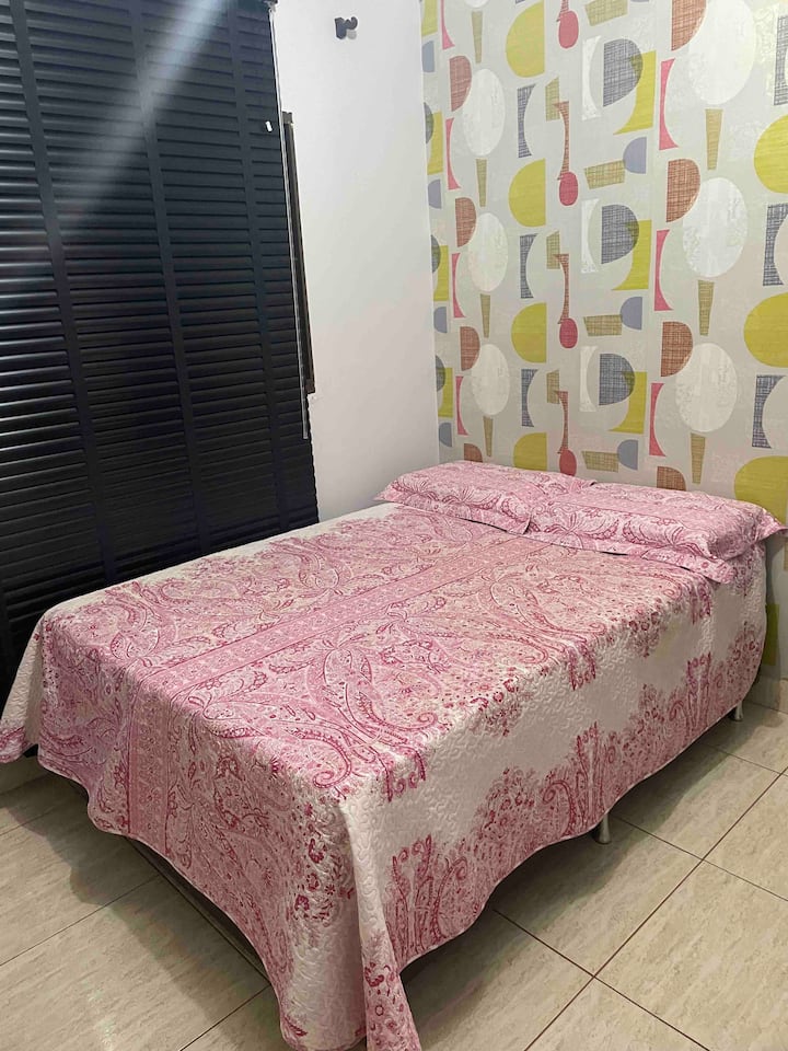 Apartman s bračnim krevetom + klima-uređaj + ormar s kadom