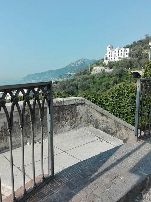 l'accesso dalla strada