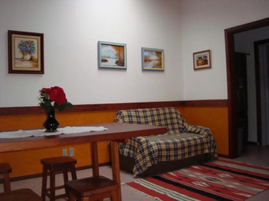 Sala conjugada com a cozinha