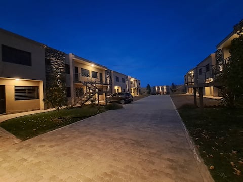 Premium Residential near Exclusive Vineyards