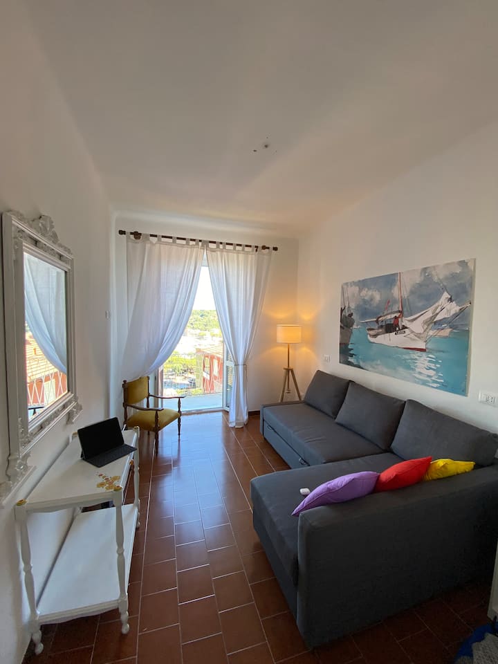 Obývacia izba s manželskou rozkladacou pohov