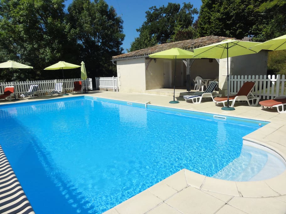 View of pool to pool house