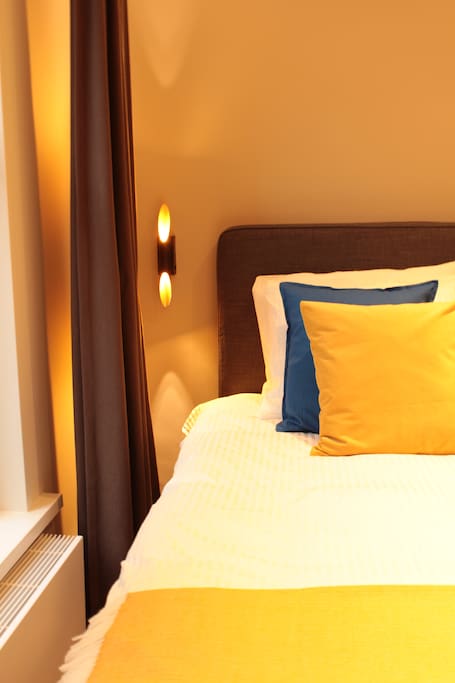Queen size bed 160x200cm