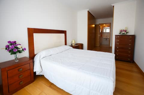 Agradable, Muy Soleado y Céntrico ,wifi, cama 1,50