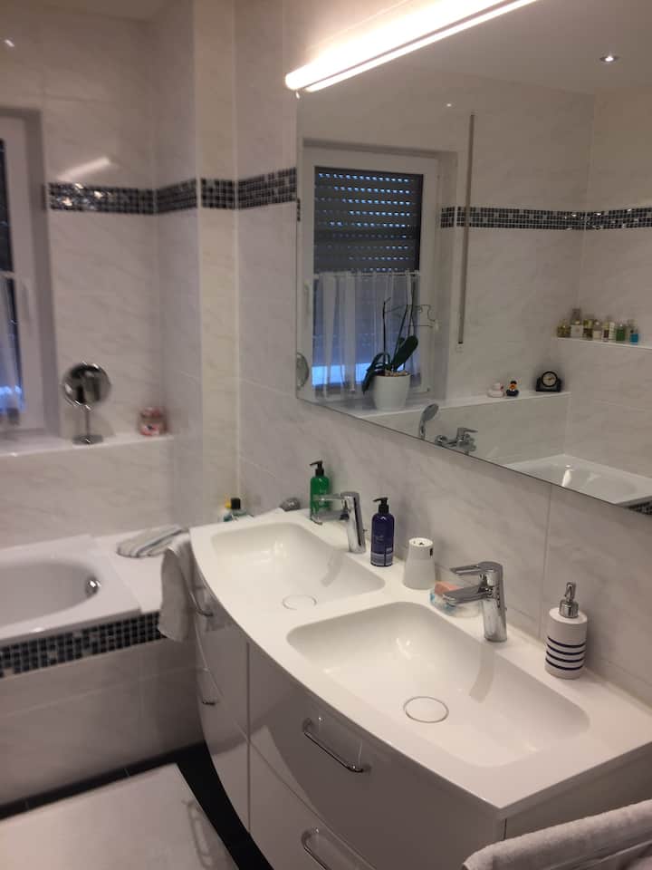 Nice n Cozy Room near Messe, Munich