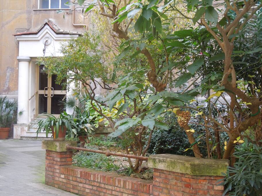 ingresso cortile interno