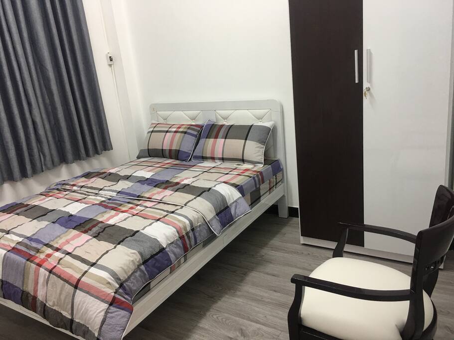 Bed 2 with air conditioner