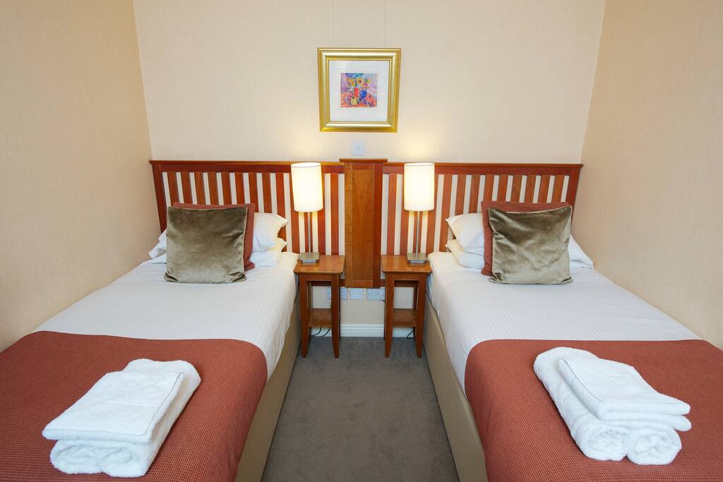 Twin Bedroom