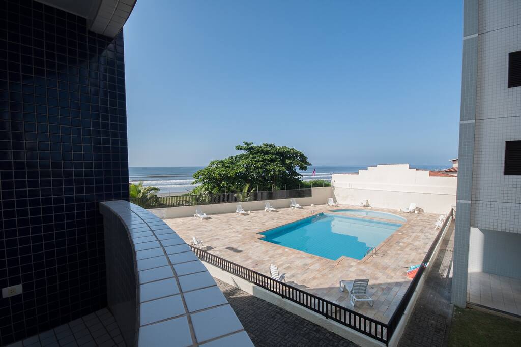 vista sacada-- piscina e mar