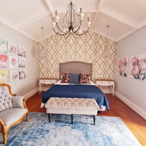 Jacaranda Guesthouse 
Your comfort is our pleasure