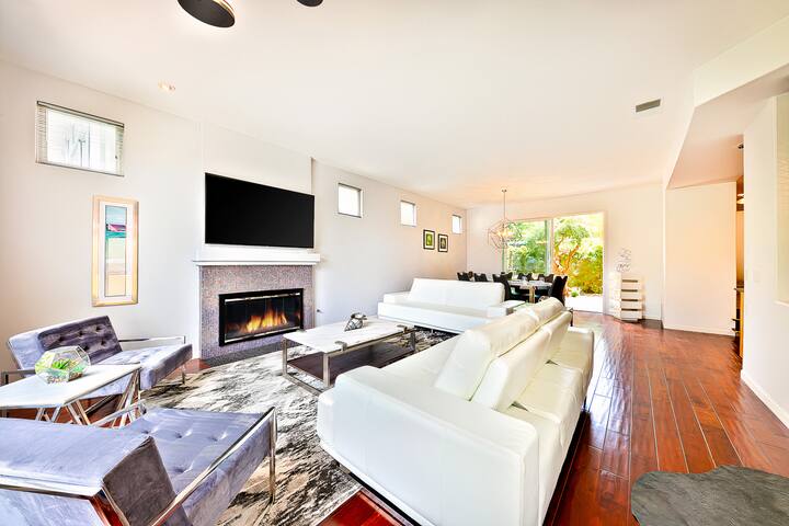 Ocean Views *Walk to Beach *La Jolla *Rooftop *A/C gallery image 5
