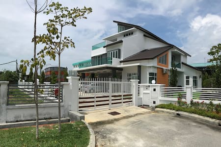 Sekinchan Vacation Rentals & Homes - Selangor, Malaysia ...