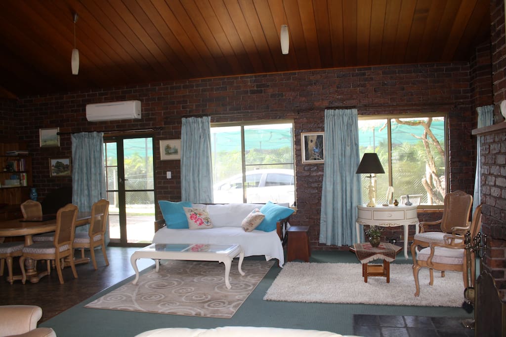 Large and comfortable lounge/dining/kitchen.