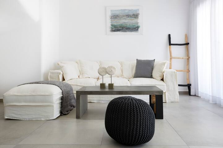 Petra Three Bedroom Villa, Private pool Sea view gallery image 3