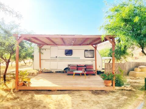 The almond - Romantic camping experience in a shkedya camper