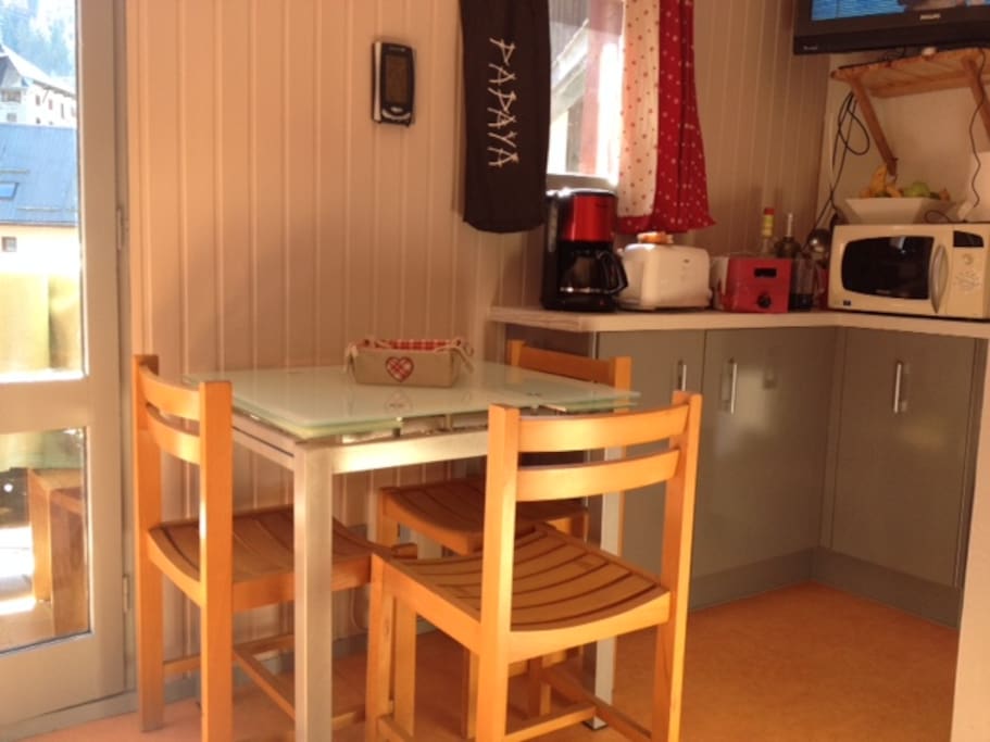 coin cuisine avec nouvelle table à rallonges