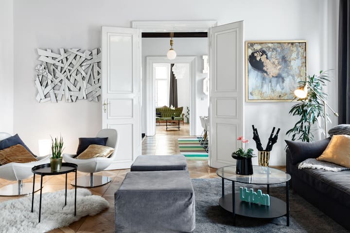 Sophisticated Apt, Parking, in the Heart of Prague