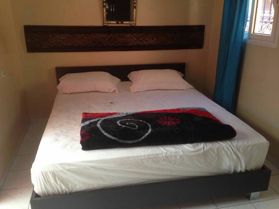 Chambre avec lit double