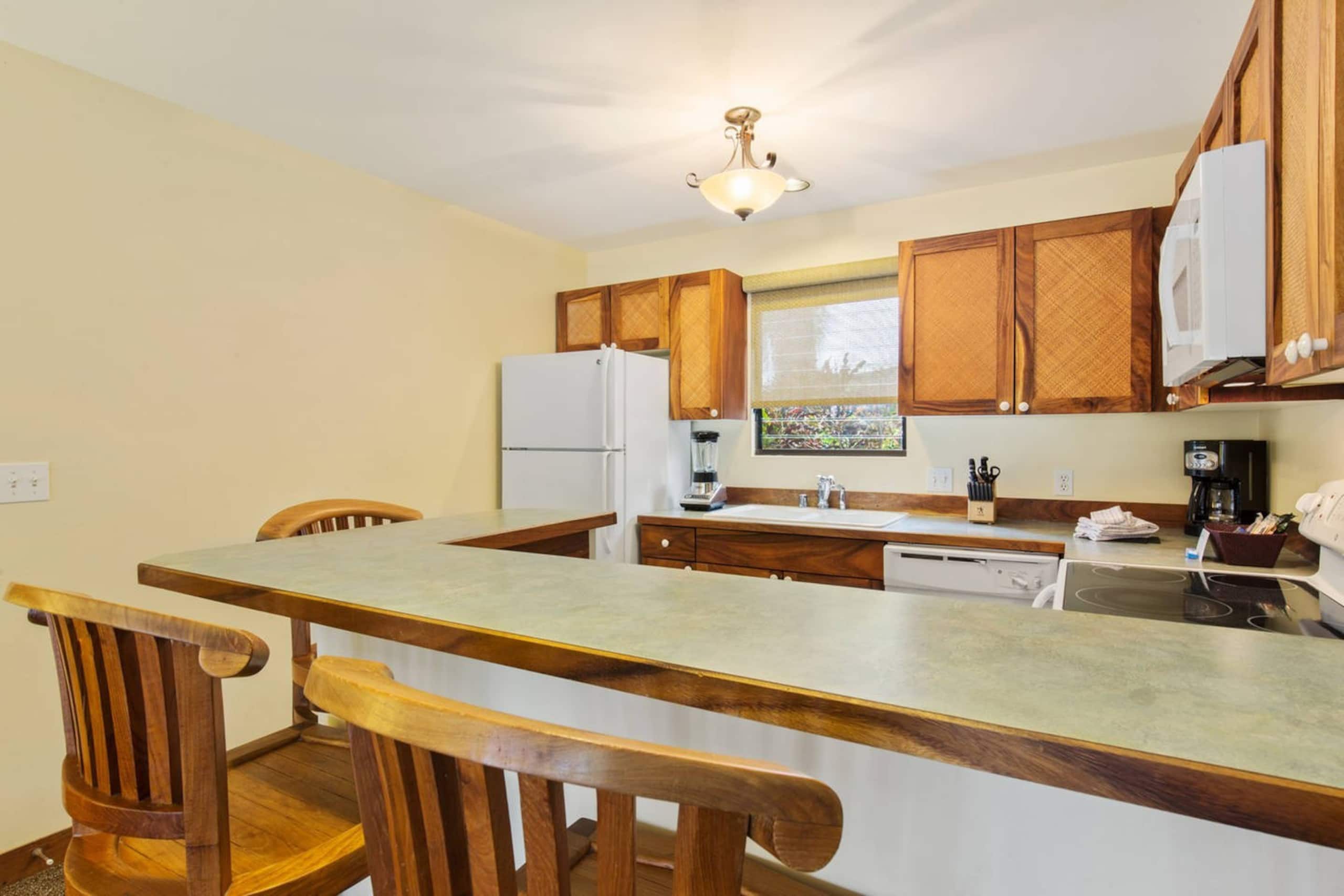 Condo in Kailua-Kona · ★4.81 · 2 bedrooms · 2 beds · 2 baths - Image 10
