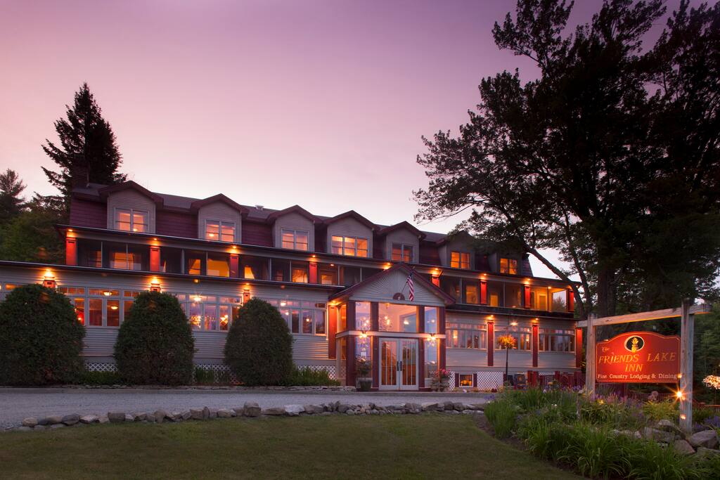 Friends Lake Inn