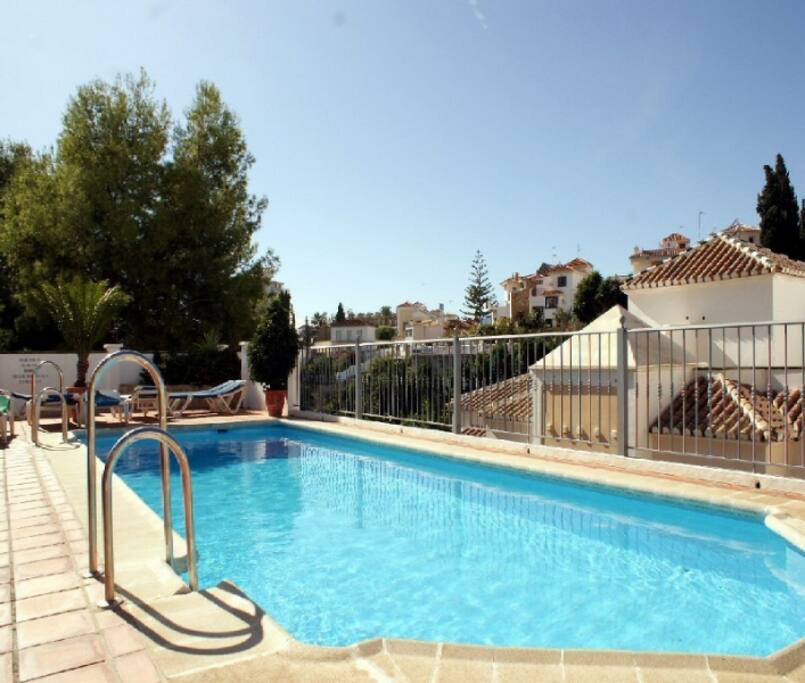 PISCINA COMUNITARIA