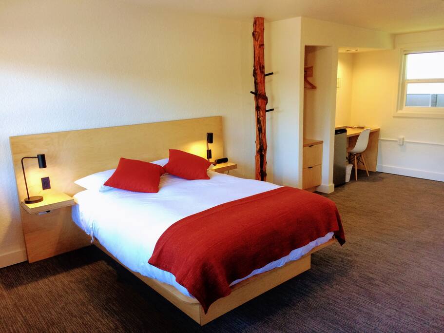 Modern, simple, clean, and functional, with an aesthetic nod to the Pacific NW,