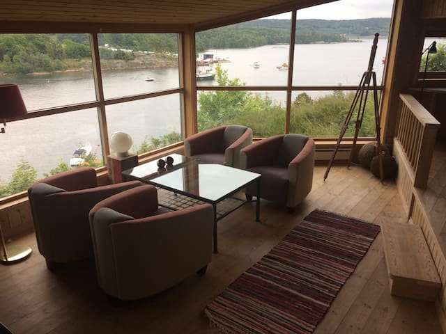 Nice annex with panorama view overlooking the sea