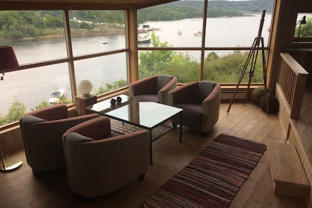 Nice annex with panorama view overlooking the sea