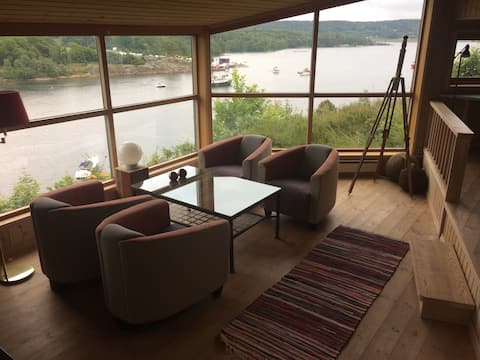 Nice annex with panorama view overlooking the sea