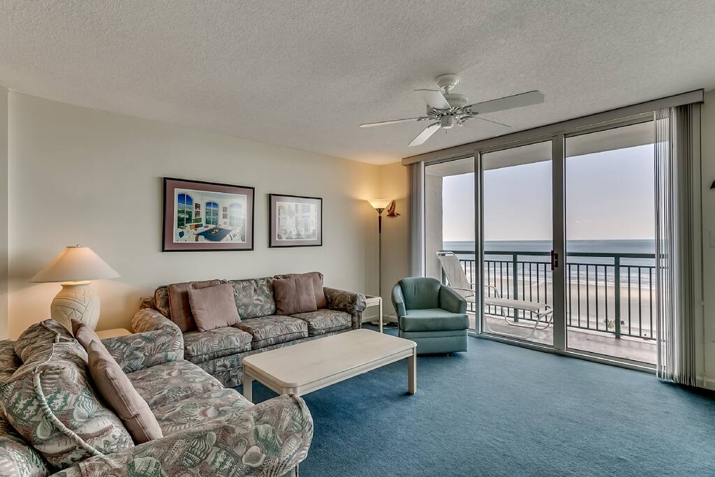 Couch,Furniture,Indoors,Room,Deck