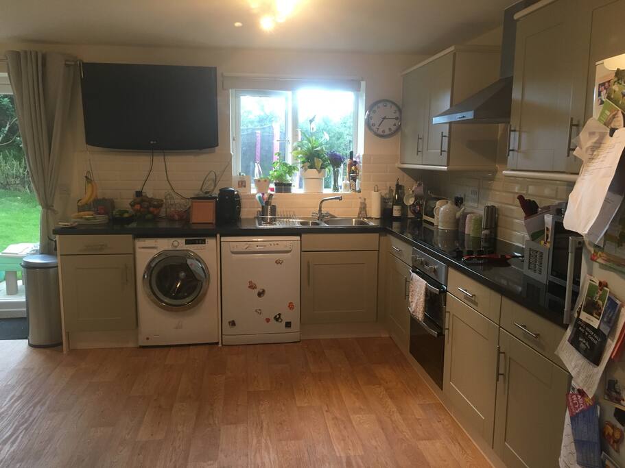 Open plan kitchen/diner