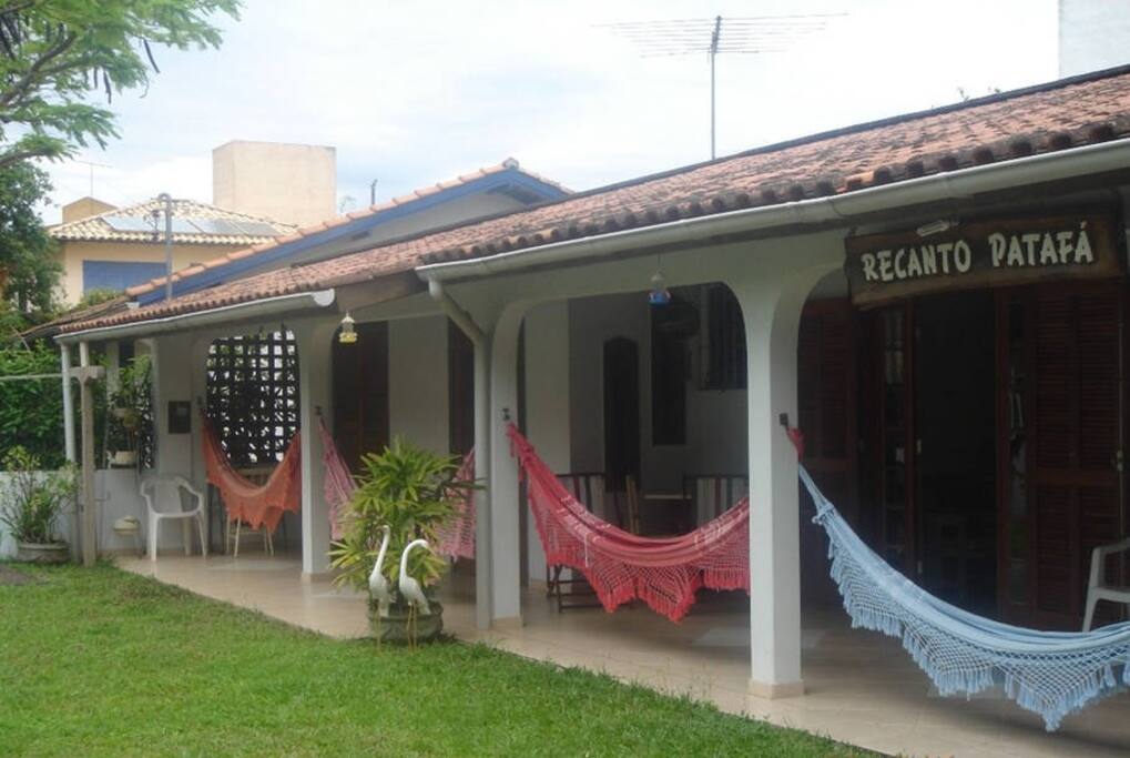 Área com redes e gramado