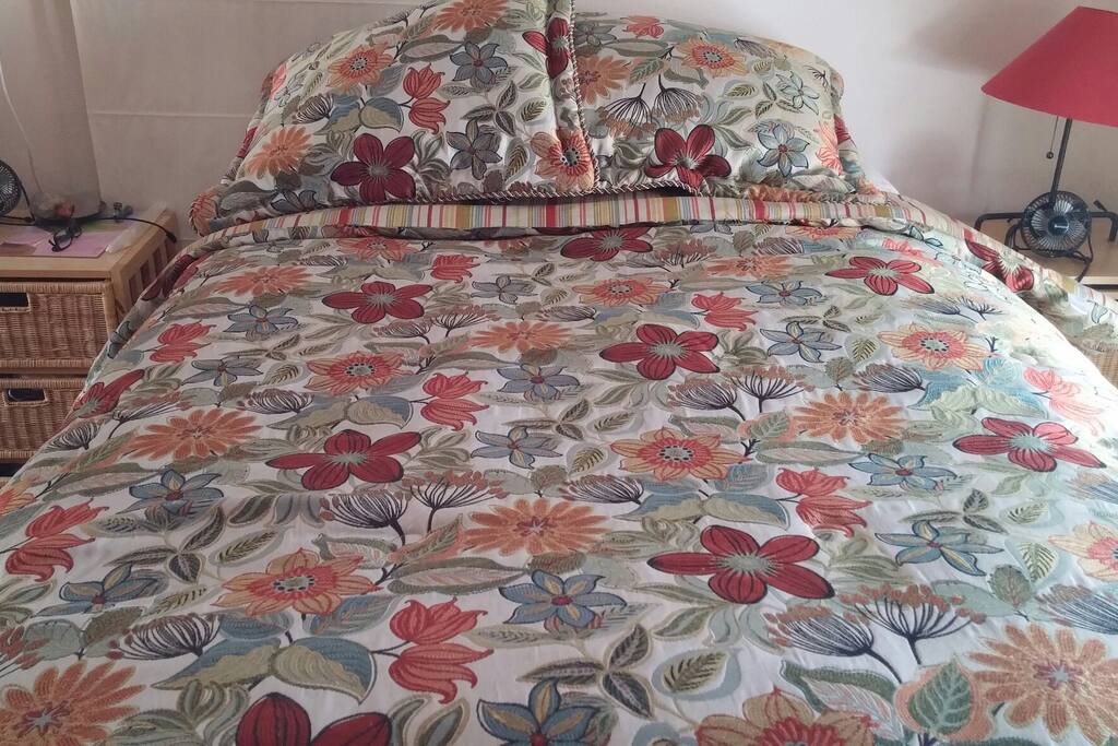 Full bed comfy