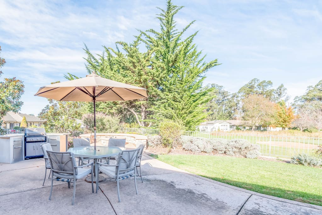 Located on the 15th hole of the Cypress Ridge Golf Course, this home features a large private patio. Professionally managed by TurnKey Vacation Rentals.