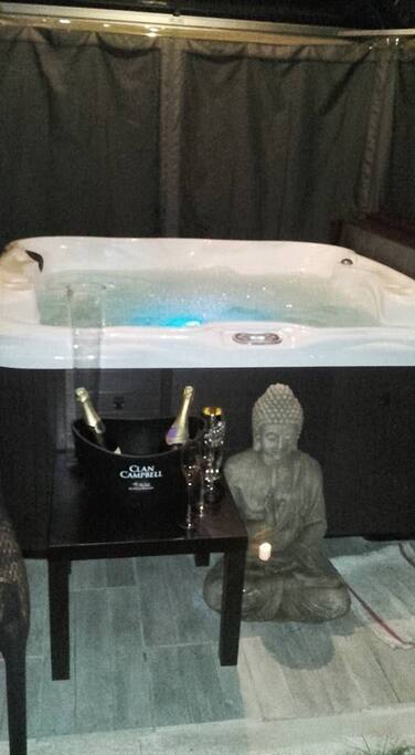 jacuzzi