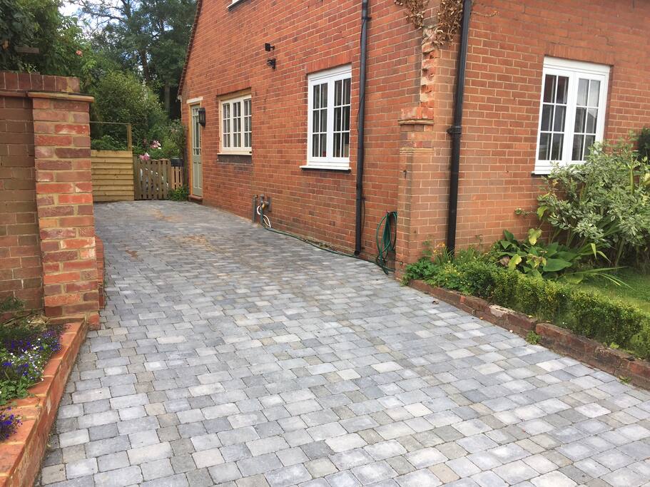 Private driveway/entrance for guests' use.