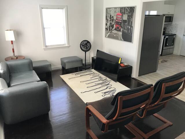 Cozy room in cute house in a quiet neighborhood