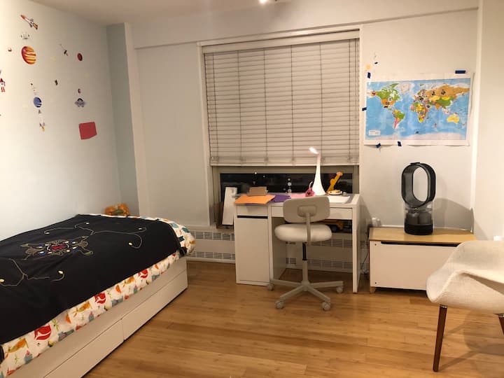Segundo dormitorio (habitación para niños), con una cama individual con una segunda cama individual extraíble