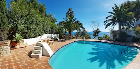 Paradise Garden Sea-View Finca (Local Style)