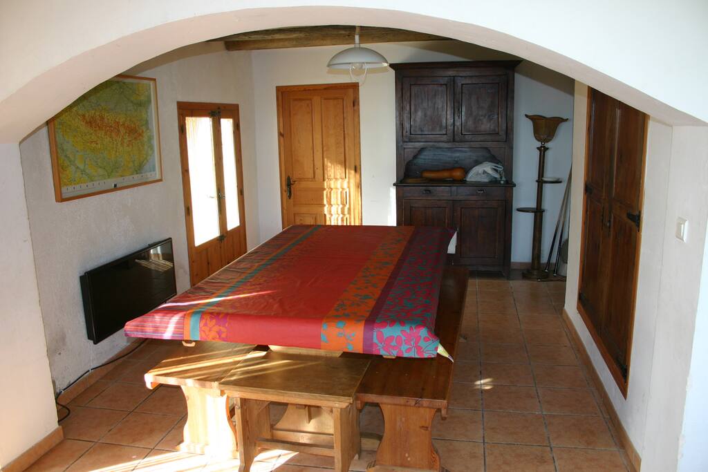 Grande table à manger