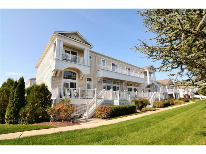 Bayside at Bethany Lakes Townhouses for Rent in Ocean View, Delaware