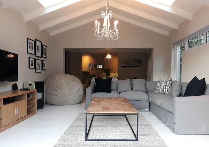 Hout Bay holiday home gallery image 2