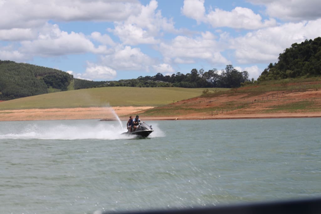 Represa para esporte a aquaticos, pesca etc...