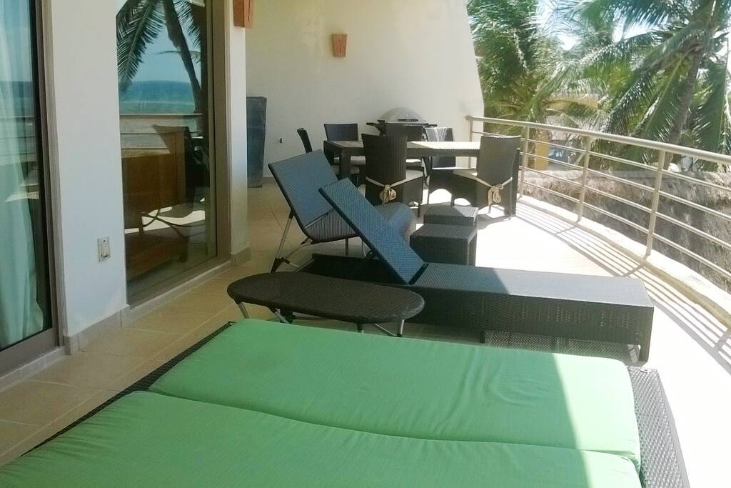 Balcony V. to the NE beach