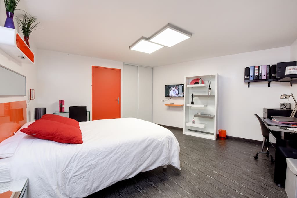 Studio meublé 25 m2 avec salle de bains et toilettes privatifs