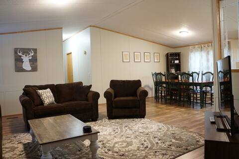 Edgewater, 5 Bedrooms on Salmon River/C5A Trail