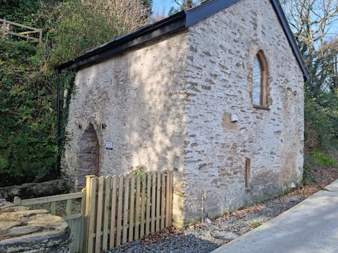 Popular Airbnb listing: The old Well house in Ilfracombe