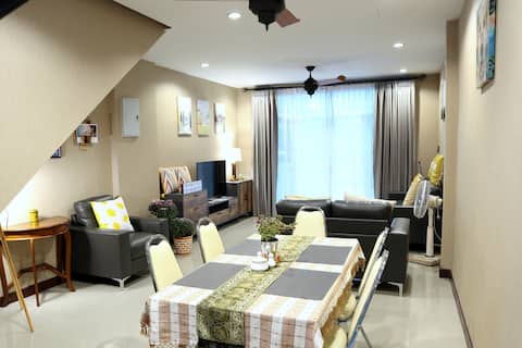 Modern Townhome at the Old City