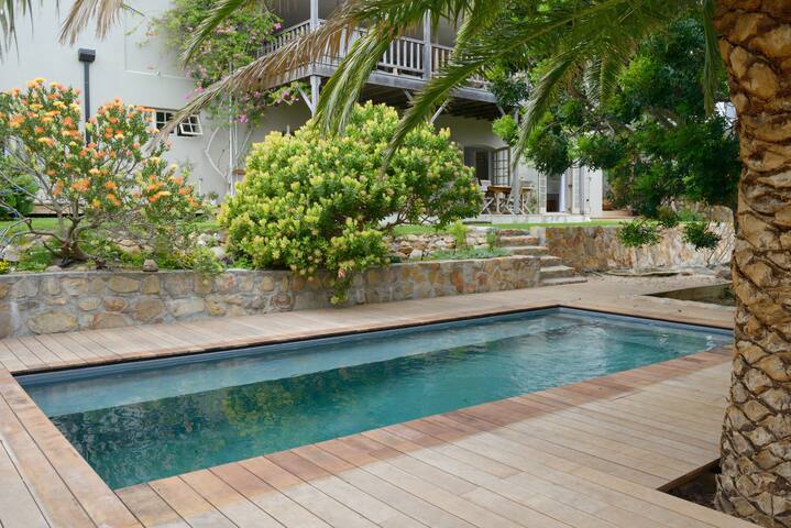 Everview Garden, 10min from beach gallery image 4