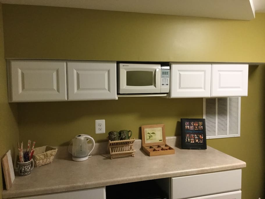 Your mini kitchenette, remodeled in December of 2015